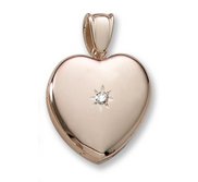 18k Premium Weight Yellow Gold Heart Picture w  7pt  Diamond Locket